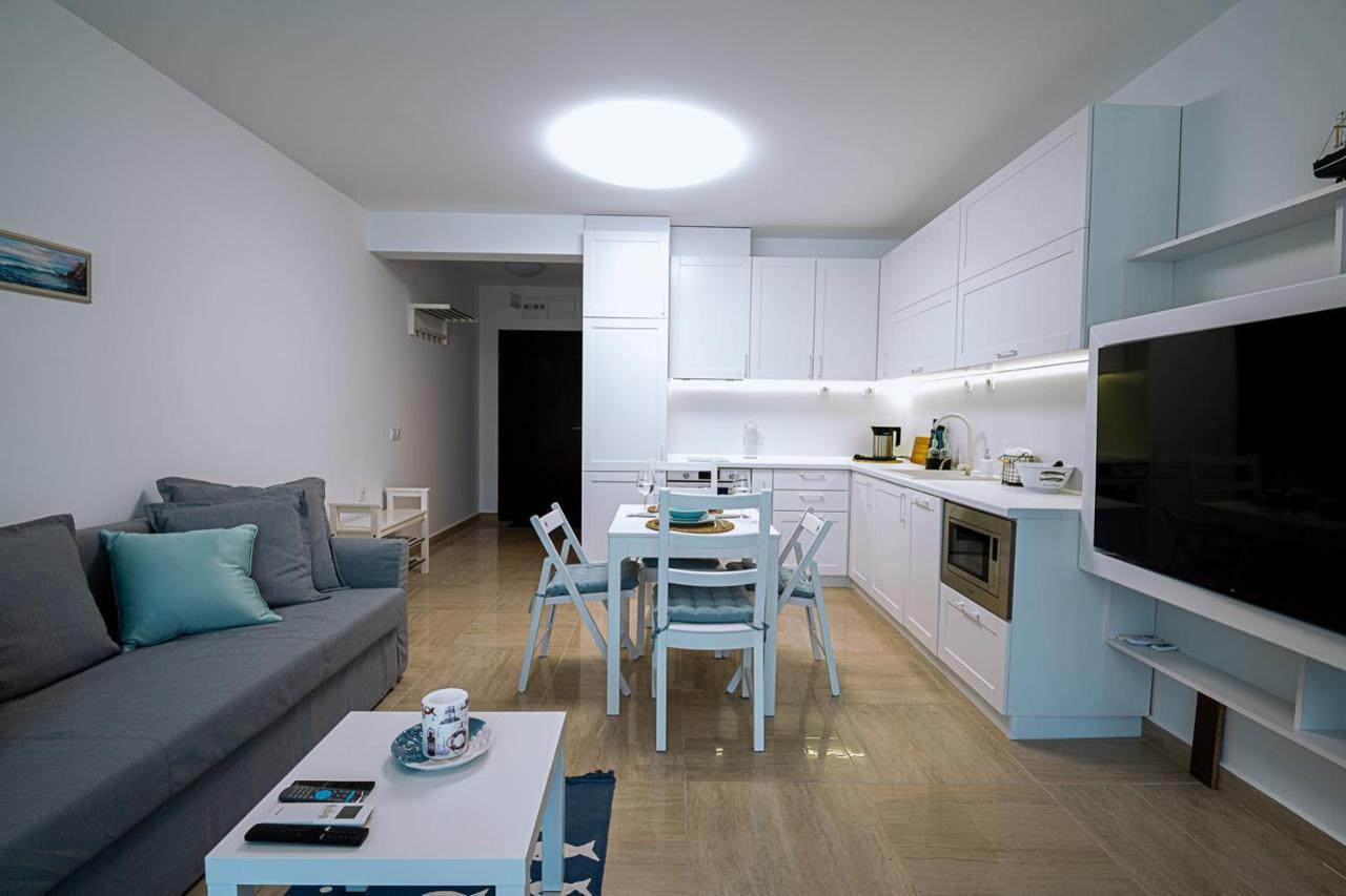 Stylish 1-Bd Apartment In St Constantine And Helena By Flat Mаnager Святые Константин и Елена Экстерьер фото